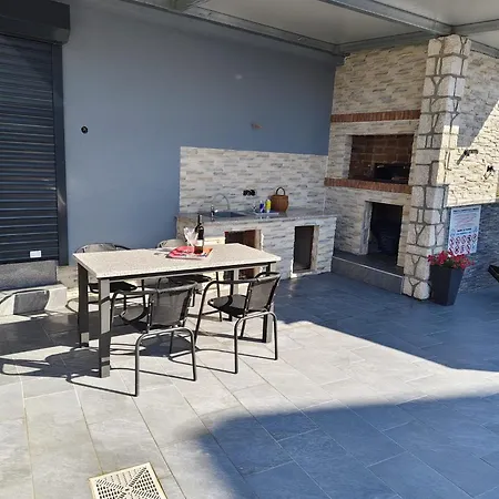 Apartment Buba ****
