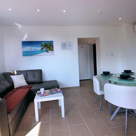 Lejlighed Buba **** *