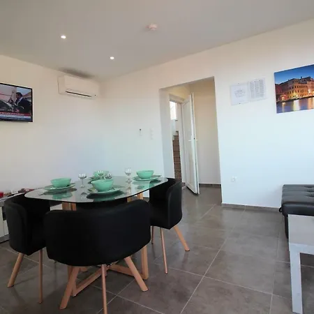 Lejlighed Buba **** *