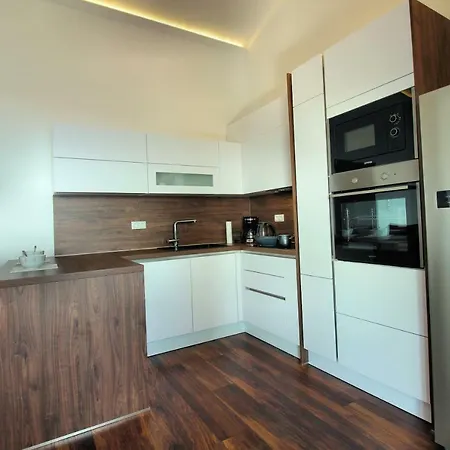 Appartement Buba **** *